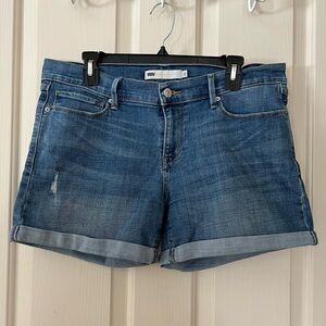 women’s Levi’s shorts